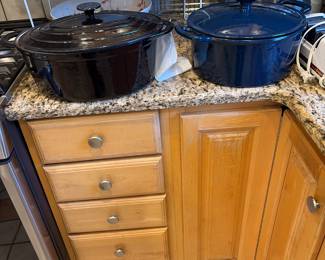 Enamel cast iron pots 