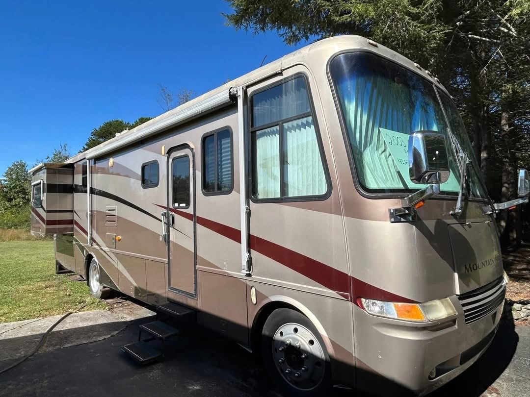 2003 Mountainaire Motorhome

42,000 miles -gas engine - beautiful home on wheels - located in Rockwood

$37,500.00 - Reduced to $35,000