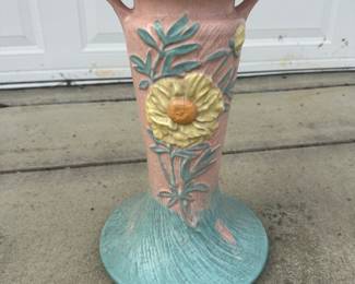 Roseville Poppy pedestal