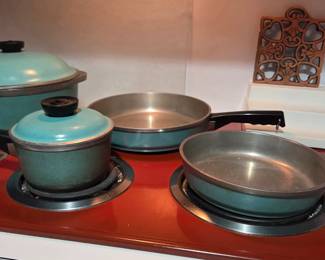 Vintage Club Cookware