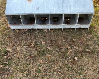 6 hole chicken nest