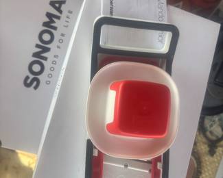 Tupperware cheese grater (new)