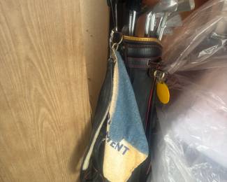 Left handed golf clubs