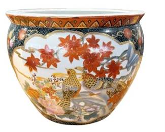 Lot 041  
Chinese Porcelain Decorative Planter, Contemporary