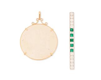 1114
A 14K Gold and Synthetic Color-Change Sapphire Ring
Of a foliate design centering a round synthetic color-change sapphire

Size: 5 1/2
12.2 grams gross
Estimate: $300 - $500
