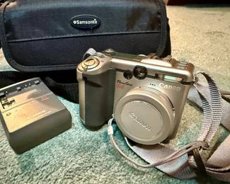 Canon PowerShot G6 Digital Camera with Accessories