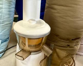 Omega Vertical Masticating Juicer