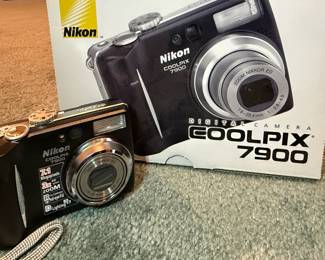 Nikon COOLPIX 7900 Digital Camera