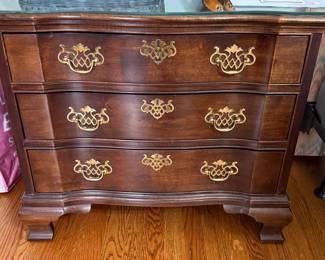 Henredon Chippendale Style Serpentine Front Nightstand