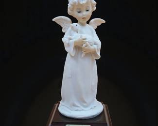 Giuseppe Armani Figurine: "Little Angel With Lamb" 622F With Original Box
