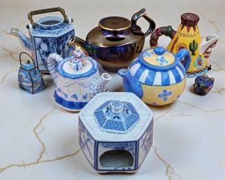 8Pc Vintage Decorative Tea Pots