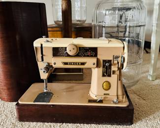 1950's Singer "Slant-O-Matic" With Wood Case