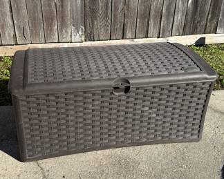 Suncast Outdoor Storage Deck Box