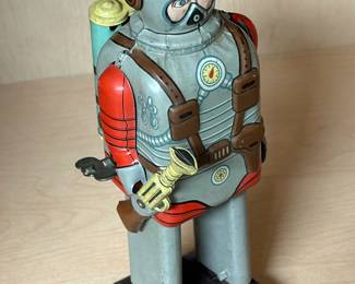 Vintage Metal Wind-Up Toy