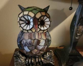 Tiffany-style owl table lamp