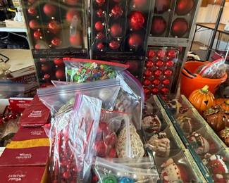 ASSORTED XMAS TREE DECOR