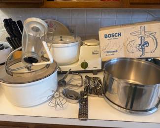VINTAGE GENTLY USED BOSCH KITCHEN CENTER