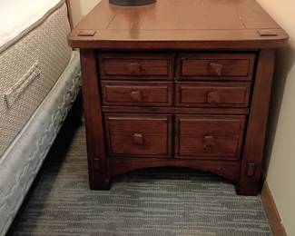 SOLID WOOD NIGHT STAND ONLY 1