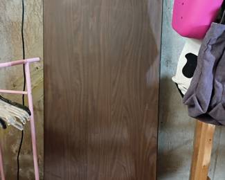 6 FT TABLE WITH FOLING LEGS