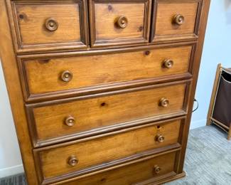 SOLID WOOD CHEST