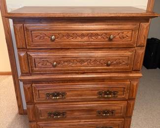 5 DRAWER WOOD CHEST