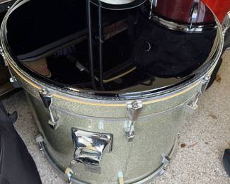 Ludwig New Sonic Drum set MSN - we have 4 drum sets - 