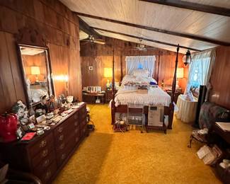 This room special deals for pre-sale furniture!!