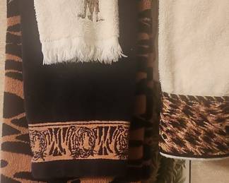 Safari Themed Towel Set with Giraffe, Tiger, and Leopard Print Accents