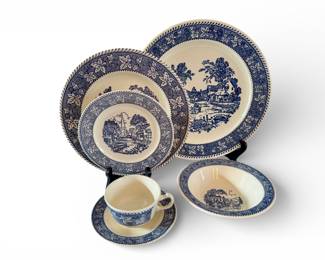 Stratwood Collection "Shakespeare Country" dish set - 2 round platters, 16 dinner plates, 16 salad plates, 12 bowls, 16 cups & saucers, 2 creams, 1 covered sugar