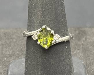 Costume Ring with Peridot Stone Size 6.5