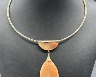 Vintage Gold tone Necklace w/ Stone Pendant