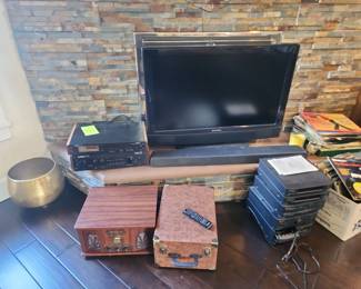 Electronics - stereo, TV, record player, vinyls