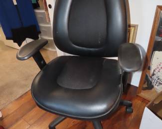 Like new desk chair.