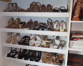 Ladies shoes size 7, 7.5.