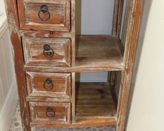 End table/drawers.