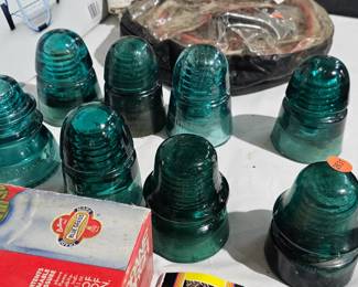 VINTAGE INSULATOR LOT
