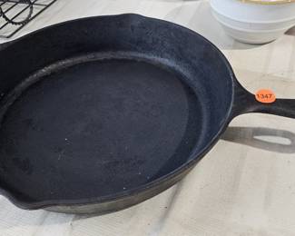 CAST IRON SKILLET