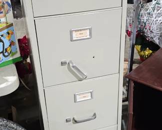 METAL FILE CABINET