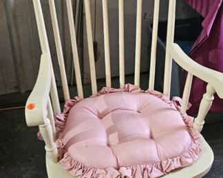 ROCKING CHAIR