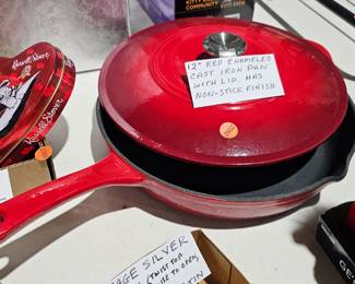 SKILLET WITH LID