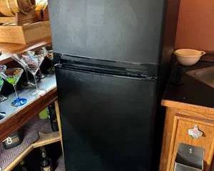 Lot 91  Haier Black Compact Refrigerator with Freezer  Works