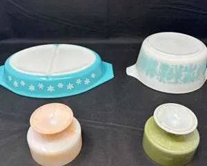 Lot 54  Vintage Pyrex Refrigerator Dishes  Bowls  Mixed Lot 4 Pieces