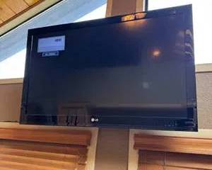 Lot 5  LG 42Inch Flat Screen TV Model 42CS560 with Wall Mount Included