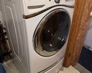 Lot 178  Whirlpool Duet Front Load Washer Dryer 2010  Works