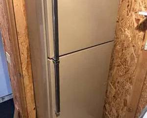 Lot 180  Vintage Sears Kenmore Refrigerator 1980s Model  works