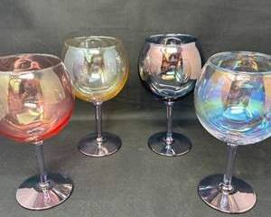Lot 50  Set of 4 Iridescent Wine Glasses  ColorShifting Goblet Style