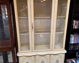 Lot 126  French ProvincialStyle Lighted China Cabinet TwoPiece Unit
