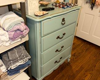 Items Located In The 2nd Bedroom