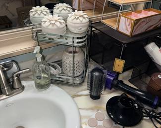 Items Located In The Master Bedroom Bathroom
