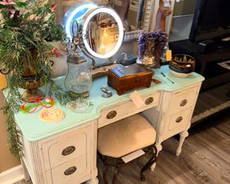 Items Located In The Master Bedroom